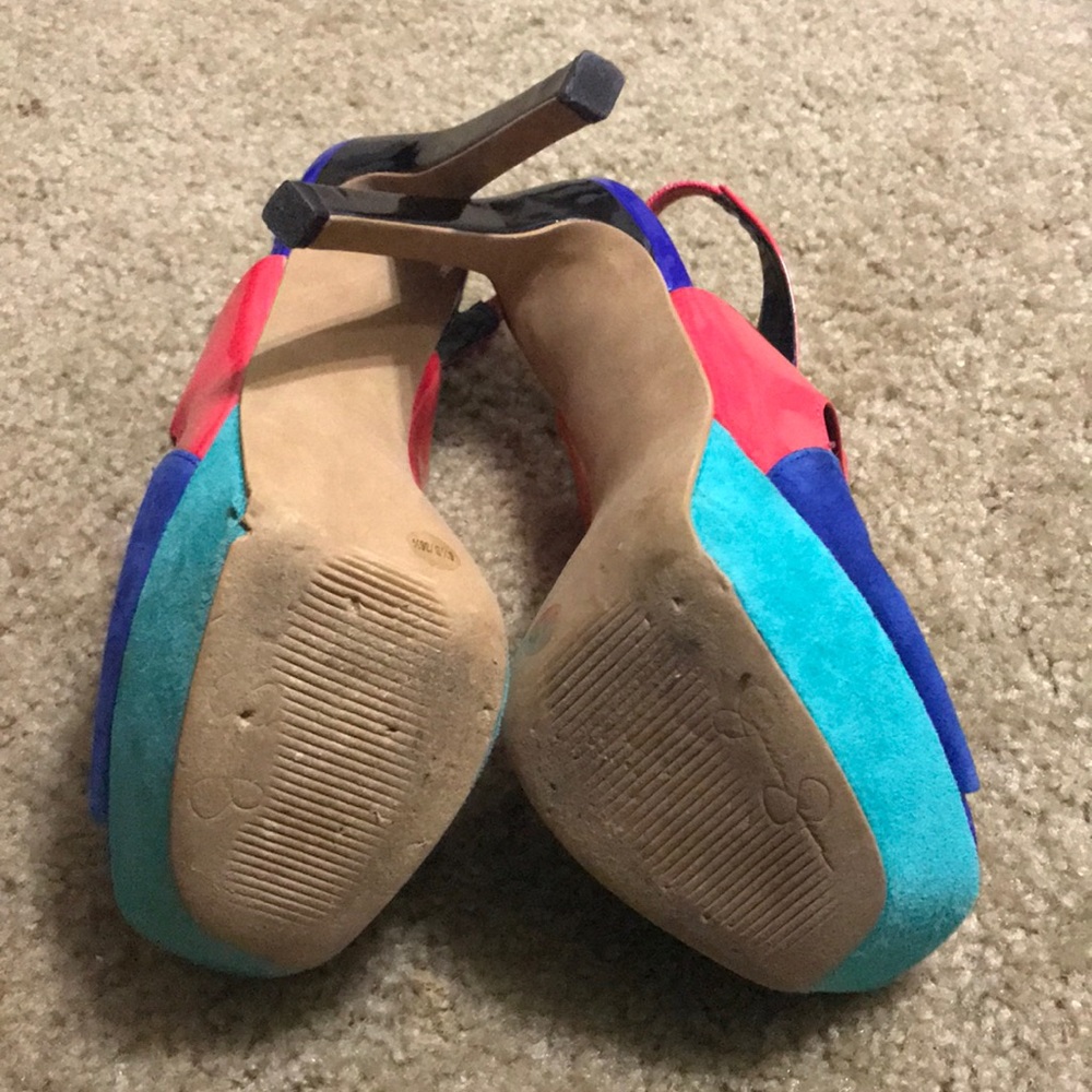 Color block heels - Picture 3 of 3